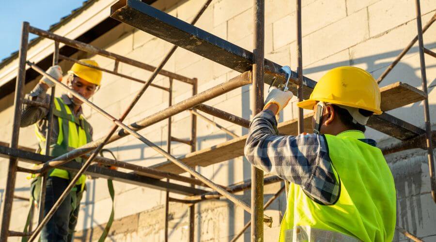 Professional fairlawn roofing services in Carleton, MI